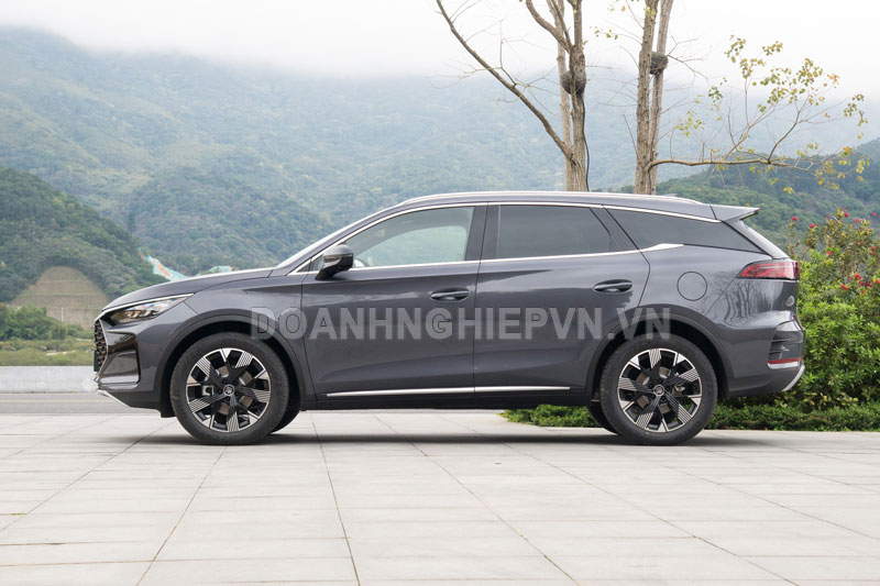 ‘Kẻ huỷ diệt’ Hyundai Santa Fe ra mắt với công suất 218 mã lực, tiêu thụ 1,27 lít xăng/100 km, giá gần 590 triệu đồng