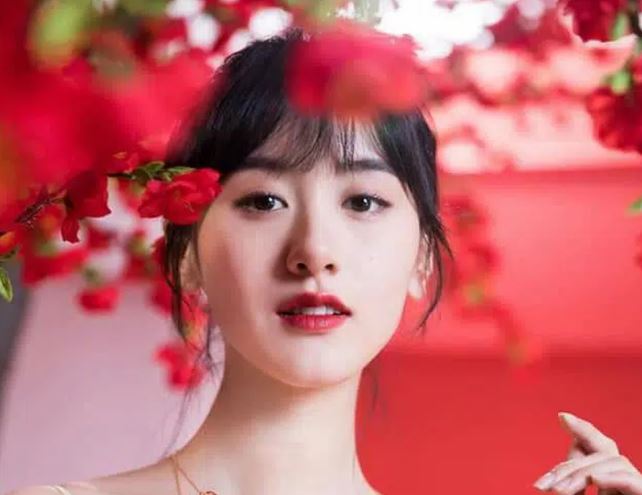 Nếu phụ nữ muốn sống thảnh thơi và vui vẻ thì buộc phải khiến bản thân trở nên mạnh mẽ, đủ vững chãi mà ung dung tiến về phía trước