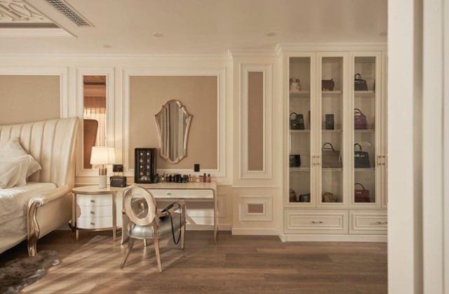 Hé lộ phòng thay đồ ở biệt thự triệu đô của Lệ Quyên: Nhiều đồ hiệu cỡ nào mà chị đẹp phải than “quá mệt” khi sắp xếp