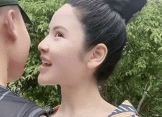 Quang Hải khóa môi Chu Thanh Huyền cực ngọt, thoải mái tình tứ bù cho những ngày yêu không công khai