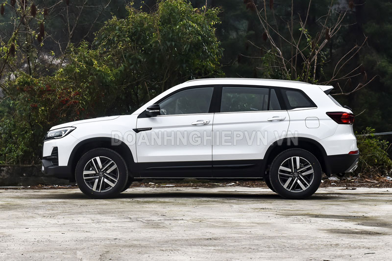 SUV động cơ tăng áp, ngoại hình bắt mắt, giá gần 340 triệu đồng, cạnh tranh Mazda CX-5