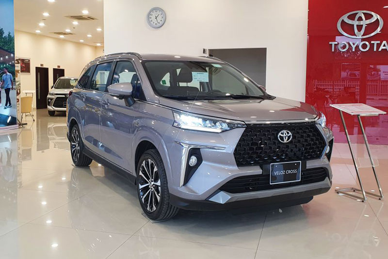 Toyota Veloz Cross giảm giá mạnh tại Việt Nam