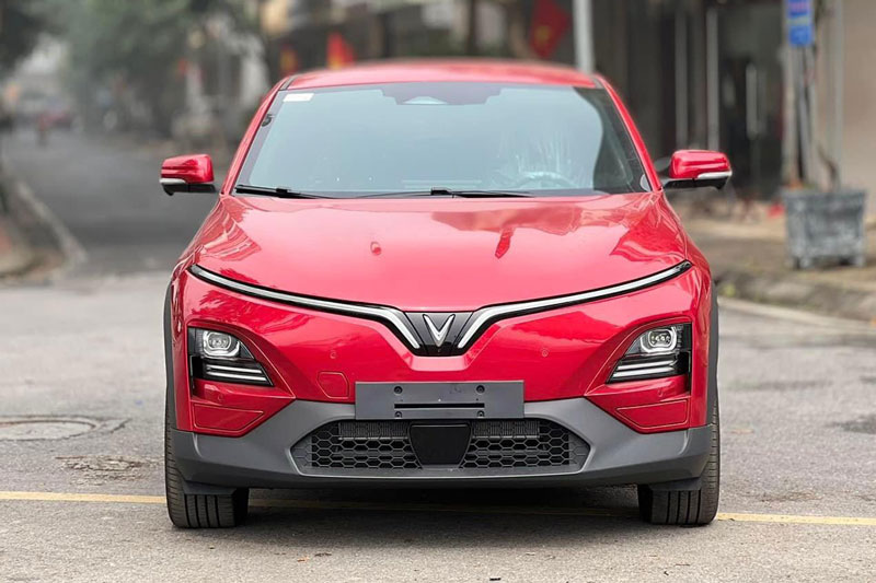 CLIP: Đánh giá SUV chạy điện VinFast VF 6 