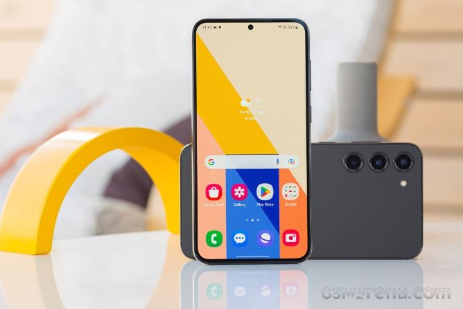 Đây là chiến thần màn lớn 120Hz, bộ nhớ 256GB ăn đứt iPhone 15 Plus nhưng giá rẻ hơn cả chục triệu