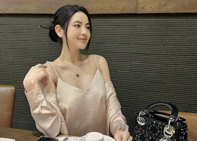 Lấy Quang Hải vừa nổi tiếng, giàu lại còn có ưu điểm này, bảo sao Chu Thanh Huyền nói: “Biết thế lấy chồng sớm hơn”