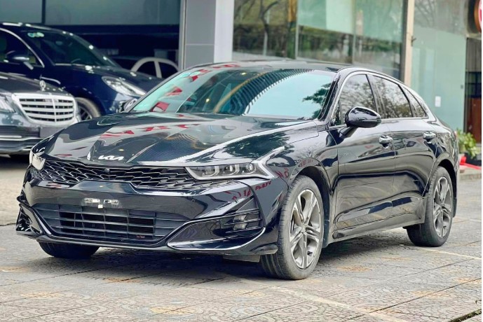 Kia K5 mới lăn bánh 2 năm đã rớt giá khó tin trên sàn xe cũ