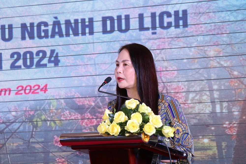 Bà Nguyễn Thị Bích Ngọc – Phó Giám đốc Sở VHTT&DL tỉnh Lâm Đồng, chia sẻ tại hội nghị.