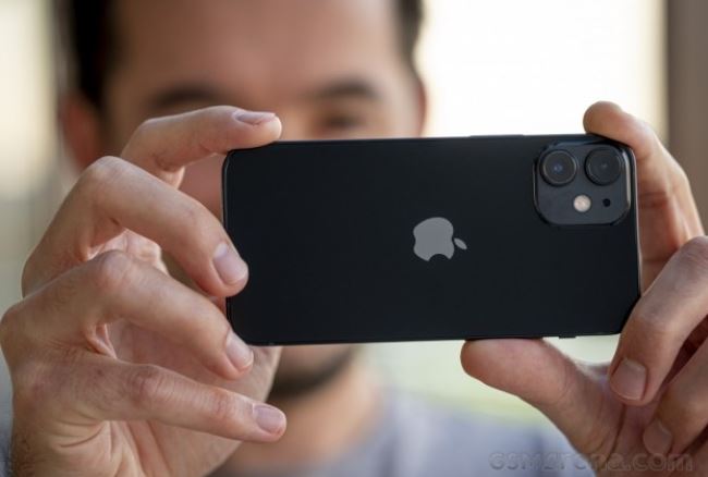 Quái vật tí hon iPhone 12 Mini rẻ như cho sau Tết, chip ngang iPhone 12 Pro Max, màn đẹp miễn chê