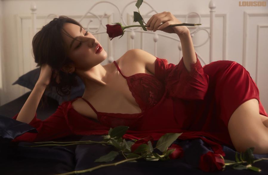 Chiêm ngưỡng số đo 3 vòng 90-58-95cm của mỹ nhân đóng 'cảnh nóng' phim Mai do Trấn Thành làm đạo diễn