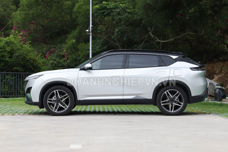 Xe gầm cao công suất 292 mã lực, siêu tiết kiệm xăng, giá gần 360 triệu đồng