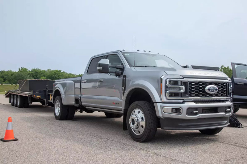 Top 10 xe bán tải sử dụng động cơ diesel mạnh nhất trong lịch sử