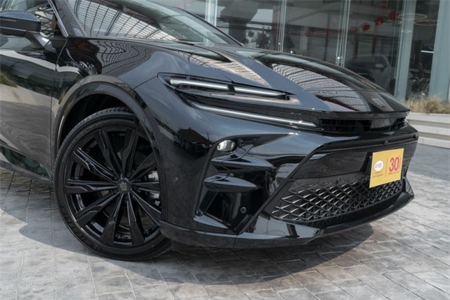 Toyota Crown Sport SUV giá hơn 2,5 tỷ đồng tại Thái Lan ảnh 3