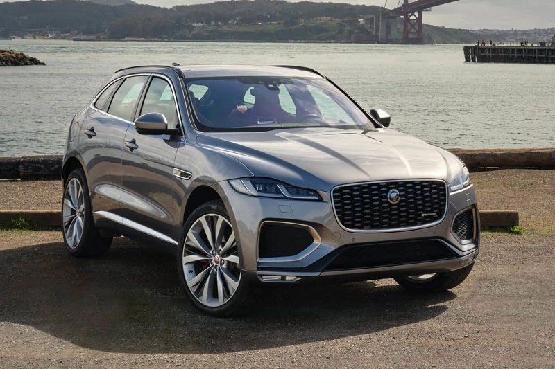 Jaguar F-Pace.