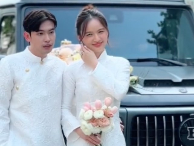 Đám cưới "trĩu nặng" vàng, kim cương và tiền đô hot nhất lúc này, danh tính cô dâu số hưởng chẳng ai xa lạ