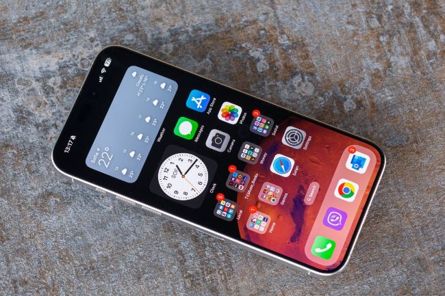 iPhone 15 Pro Max tiếp tục chơi bài ngửa, hạ giá mạnh sau Tết, Galaxy S24 Ultra khó cửa cạnh tranh