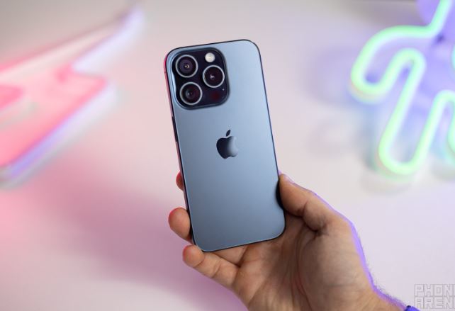 iPhone 15 Pro ào ạt giảm giá sau Tết, 128GB rẻ như bèo, khách Việt săn đón, hot hơn Galaxy S24 Ultra