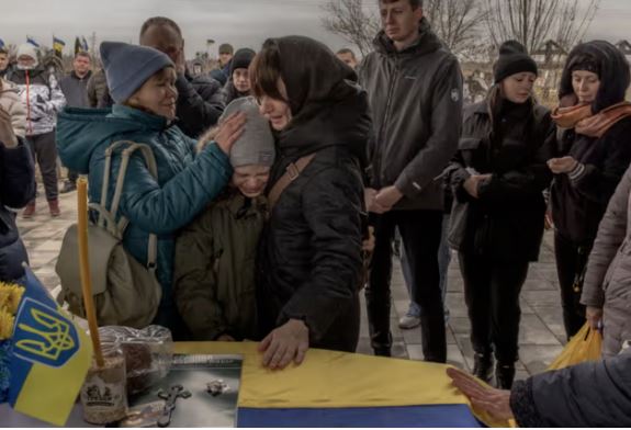 Ông Zelensky lần đầu công bố binh sĩ Ukraine thương vong trong xung đột với Nga