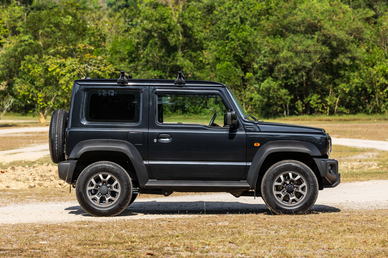 Suzuki Jimny có thêm 2 phiên bản mới, giá gần 840 triệu đồng