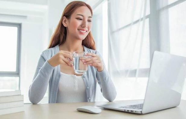 Cải thiện phong thủy mà không tốn tiền, đặt một cốc nước ở đúng vị trí để thúc đẩy sự giàu có và may mắn trong kinh doanh