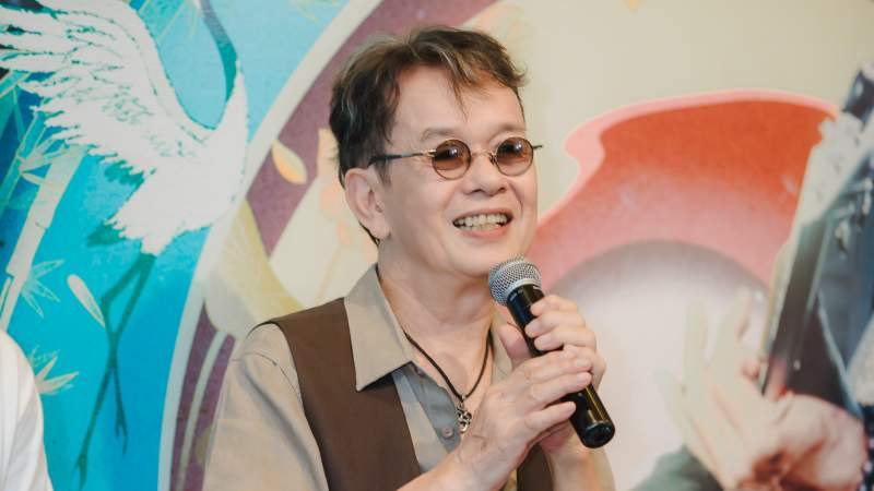 Nhạc sĩ Đức Huy nói về chuyện tình cảm với vợ kém 44 tuổi: Tôi đang rất hạnh phúc nhưng không muốn 'flex'