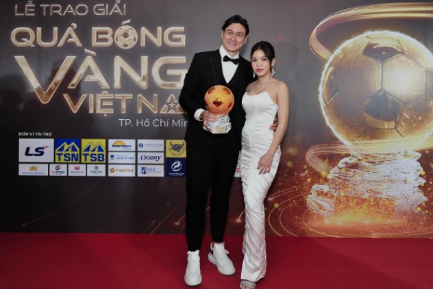 Bạn gái Văn Lâm chia sẻ lại ảnh quá khứ mũm mĩm, nhìn ảnh hiện tại mới thấy hành trình giảm cân ngoạn mục cỡ nào