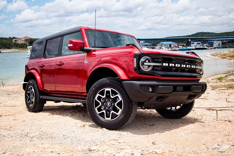 Ford Bronco 2024.
