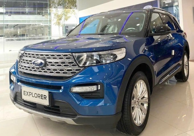 H&#x1EBF;t th&#x1EDD;i &#x2018;bia k&#xE8;m l&#x1EA1;c&#x2019;, Ford Explorer &#xE2;m th&#x1EA7;m gi&#x1EA3;m gi&#xE1; ni&#xEA;m y&#x1EBF;t g&#x1EA7;n n&#x1EED;a t&#x1EF7; &#x111;&#x1ED3;ng