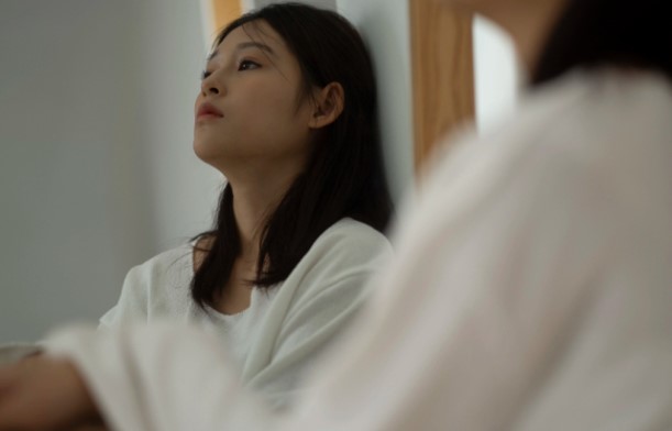 Đến gặp người thứ ba xin buông tha cho chồng mình, tôi choáng váng vì thái độ trơ trẽn của chị ta