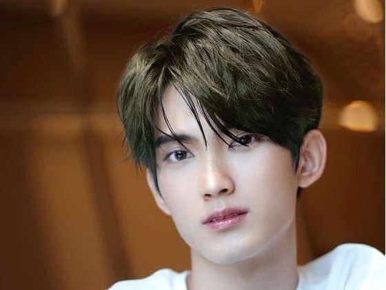 Lúc bệnh nặng, mẹ kế gọi điện bảo tôi về và giao một chiếc hộp có 30 cây vàng, lý do thật sự khiến tôi ngã quỵ