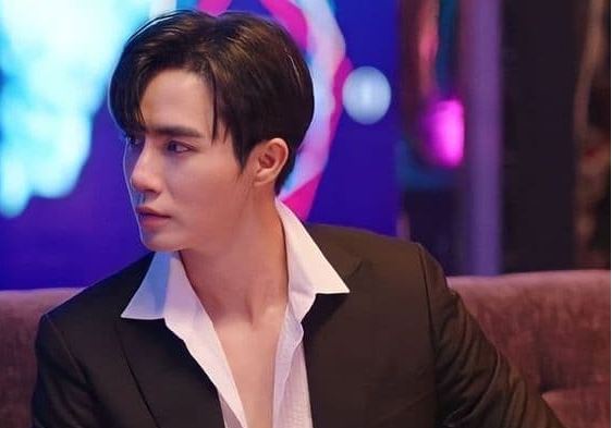 Vợ đi làm tối muộn chưa về, tôi kiểm tra định vị thì choáng váng phát hiện ra vị trí cô ấy đang ở