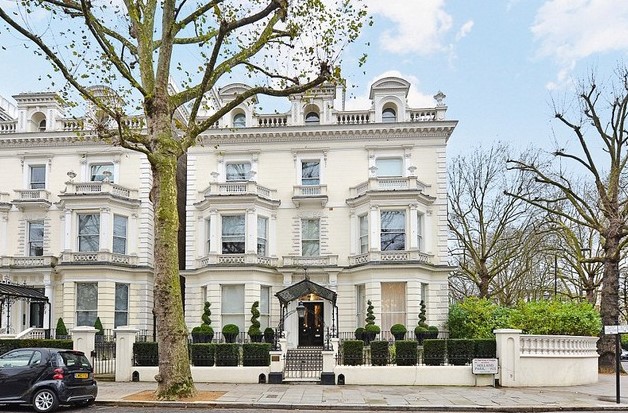 Cận cảnh dinh thự nghìn tỷ của gia đình Beckham tại London: Rộng 800m2, có luôn sàn diễn thời trang trong nhà