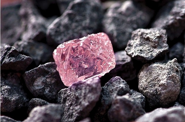 Mỏ kim cương hồng lớn nhất thế giới