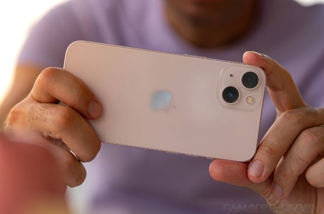 Giá đập hộp iPhone 13 tháng 3, hạ giá mạnh mẽ, trang bị tân tiến, bán ra 23 triệu máy trong năm 2023