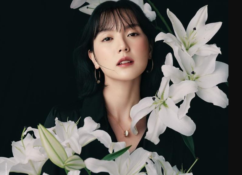 Nhan sắc rạng rỡ của người phụ nữ đặc biệt bên cạnh Sơn Tùng M-TP, là nữ chính MV Chúng ta của tương lai