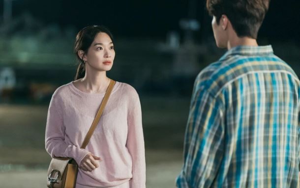 Người yêu nói dẫn tôi về quê gặp bố mẹ nhưng khi tới nơi, anh đưa tôi vào phòng tối rồi cảnh tượng bất ngờ hiện ra