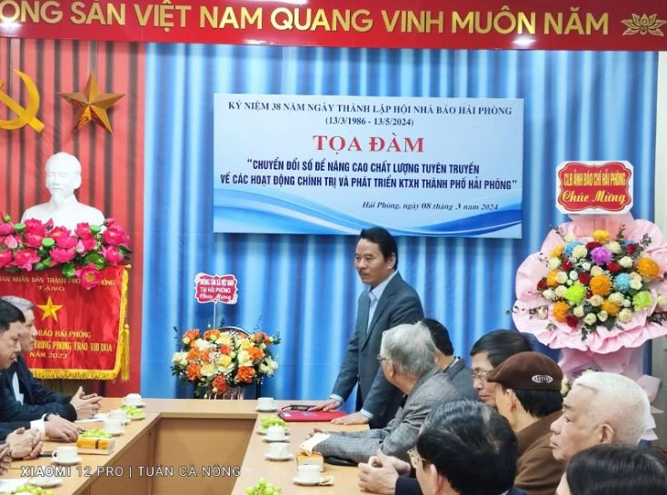 Quang cảnh buổi tọa đàm.