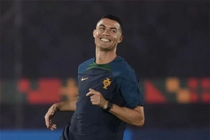 Ronaldo đôi khi gây chú ý bằng những bình luận trên trang cá nhân
