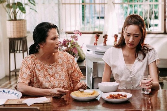 Gặp mặt bàn chuyện cưới xin, giữa bữa ăn, mẹ người yêu chỉ vào bát vi cá rồi buông một câu khiến bố mẹ tôi tái mặt bỏ về