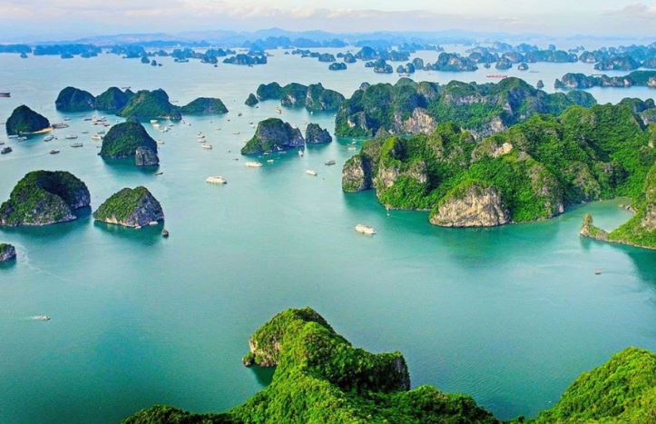 Việt Nam lọt top 10 điểm đến tốt nhất năm 2024 cho sinh viên tốt nghiệp