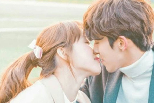 Trong hôn nhân, khi đàn ông đã có người khác trong lòng, anh ta sẽ bắt đầu 'giấu giếm ba điều' này