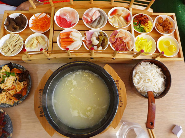 Top nh&#x1EEF;ng m&#xF3;n &#x103;n n&#x1ED5;i ti&#x1EBF;ng c&#x1EE7;a Trung Qu&#x1ED1;c