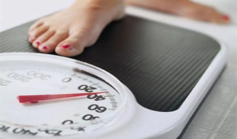 5 bí quyết giúp chị em văn phòng kiểm soát cân nặng hiệu quả