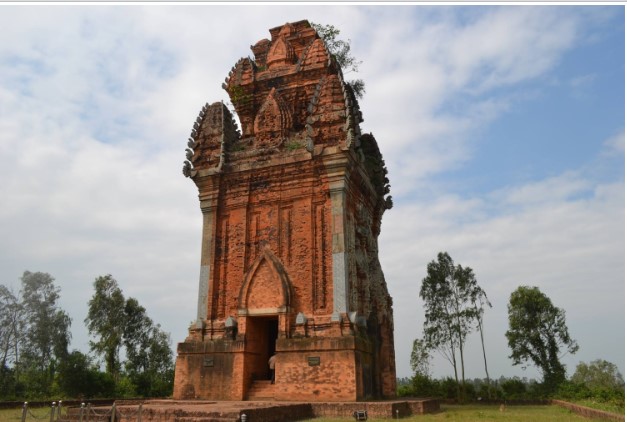 Về Bình Định chiêm ngưỡng tháp Cánh Tiên