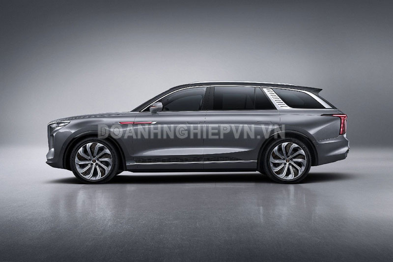 SUV đẹp như Rolls-Royce Cullinan, công suất 551 mã lực, giá hơn 1,9 tỷ đồng