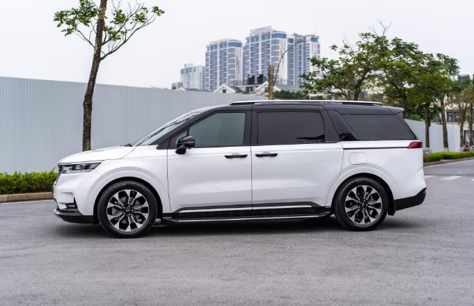 Sau 3 năm lăn bánh, MPV gia đình Kia Carnival 'lướt' lên sàn xe cũ với giá ngỡ ngàng