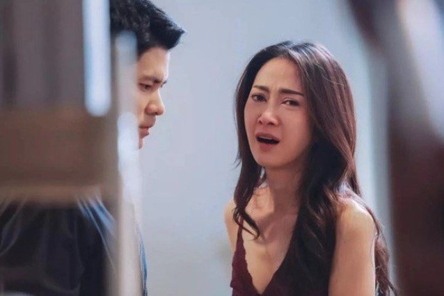 Thấy con trai làm đổ nồi canh nóng nhưng lại quay sang mắng vợ, mẹ chồng có phản ứng khiến cả nhà bất ngờ