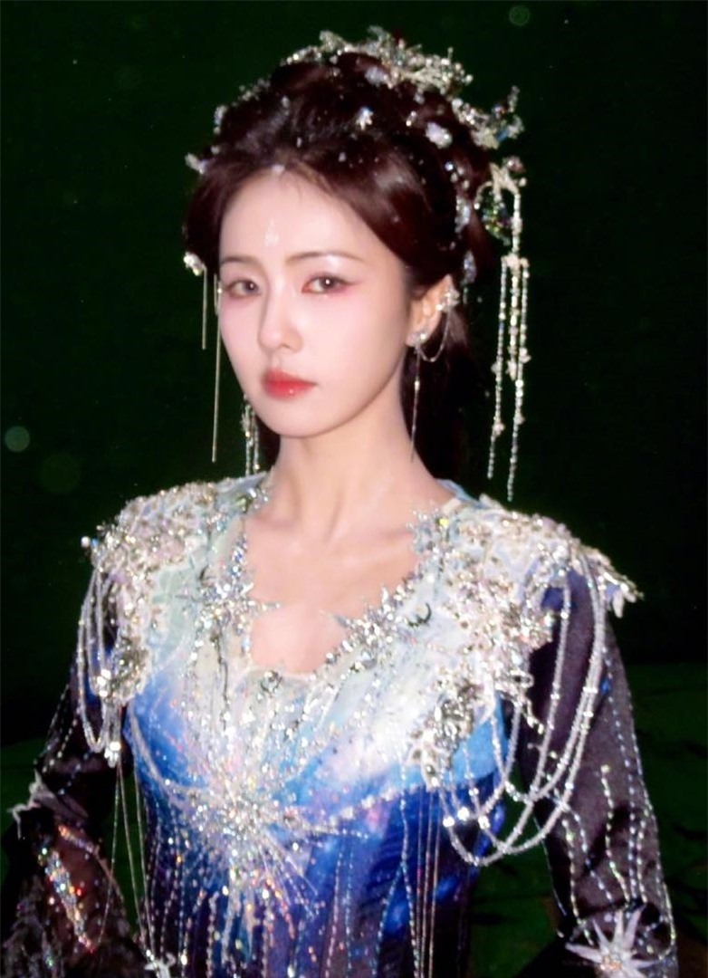 Bạch Lộc được khen đẹp như tiên nữ ảnh 2