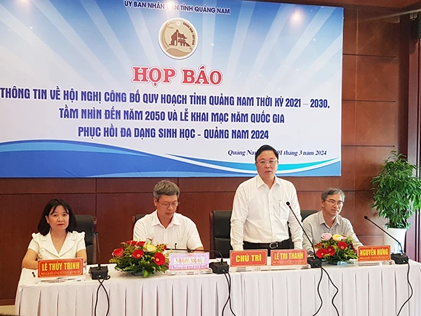 Chủ tịch UBND tỉnh Quảng Nam Lê Trí Thanh phát biểu tại cuộc họp báo về hội nghị công bố quy hoạch tỉnh Quảng Nam thời kỳ 2021 - 2030, tầm nhìn đến 2050.