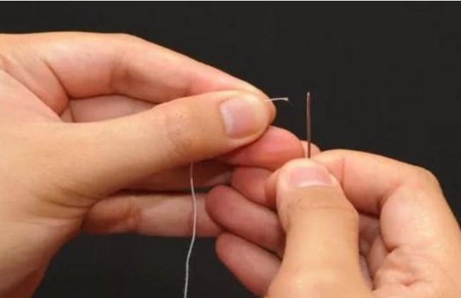 Người xưa khuyên phụ nữ mới sinh kiêng xâu kim chỉ, hà cớ gì lại như vậy?