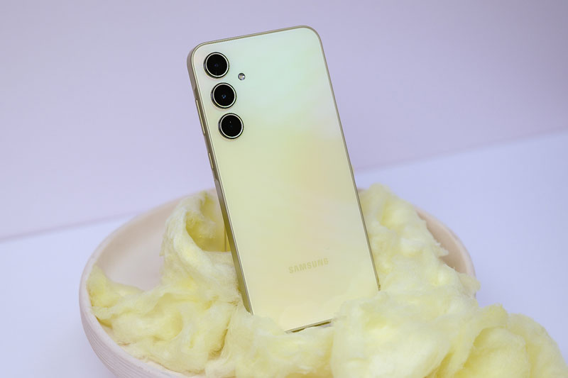 Samsung Galaxy A55 5G ra mắt: Chống nước, chip Exynos 1480, RAM 8 GB, giá hơn 12 triệu đồng